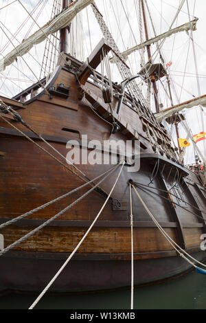 Eine Nahaufnahme des 17. Jahrhunderts Schiff El Galeón Replik von Nao Victoria, seine ursprüngliche einer aus Spanien in die Neue Welt segelte. Stockfoto