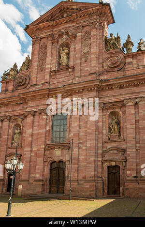 HEIDELBERG, Deutschland - 16. JUNI 2019: Fassade des Katholischen Jesuitenkirche Stockfoto