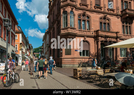 HEIDELBERG, Deutschland - 16. JUNI 2019: Hauptstraße (hauptstrase) Heidelberg Stockfoto