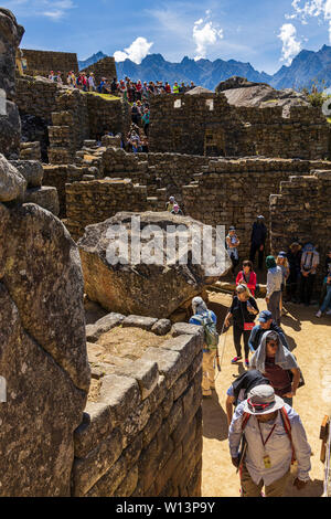 Tempel der Condor, Machu Picchu, Urubamba, Cusco Region, Peru, Südamerika Stockfoto