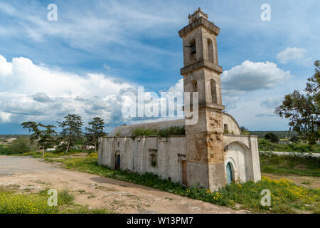 Verlassene Kirche im Norden Zyperns Stockfoto