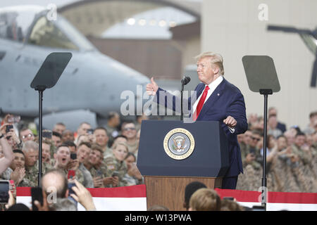 Osan Flughafen, Europa, Deutschland, Baden-Württemberg, Südkorea. 30. Juni, 2019. Juni 30, 2019 - OSAN FLUGHAFEN, Südkorea - US-Präsident Donald Trump Rede am Osan Flughafen Militärflugplatzes für ihre Soldaten treffen Veranstaltung in Osan Flughafen Airbase in OSAN FLUGHAFEN, Südkorea. US-Präsident Donald Trump Nordkoreanischen Leder Kim Jong Un heute treffen sich Waffenstillstand Dorf Panmunjom. Credit: Ryu Seung-Il/ZUMA Draht/Alamy leben Nachrichten Stockfoto