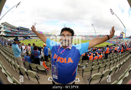 Ein Indien fan Zeigt für seine Mannschaft vor dem ICC Cricket World Cup group Phase match bei Edgbaston, Birmingham unterstützen. Stockfoto