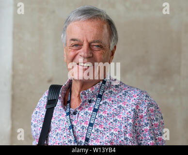 London, Großbritannien. 30. Juni, 2019. Legendäre Disc Jockey, Tony Blackburn bei den BBC Studios. Credit: Tommy London/Alamy leben Nachrichten Stockfoto