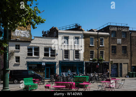 Bügeleisen Square, Bankside, Stadtteil Southwark, London, England, Großbritannien Stockfoto