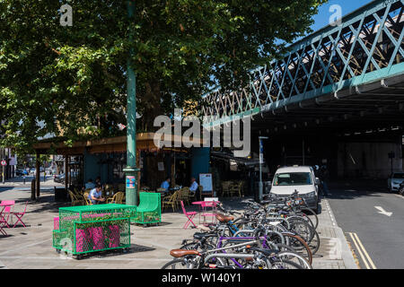 Bügeleisen Square, Bankside, Stadtteil Southwark, London, England, Großbritannien Stockfoto