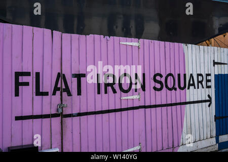 Bügeleisen Square, Bankside, Stadtteil Southwark, London, England, Großbritannien Stockfoto