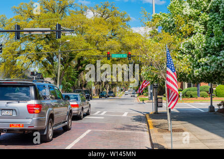 Straße in der Innenstadt von Thomasville, Georgia, USA. Thomasville liegt nahe der Grenze zu Florida gelegen und hält sich die "Stadt der Rosen" Stockfoto