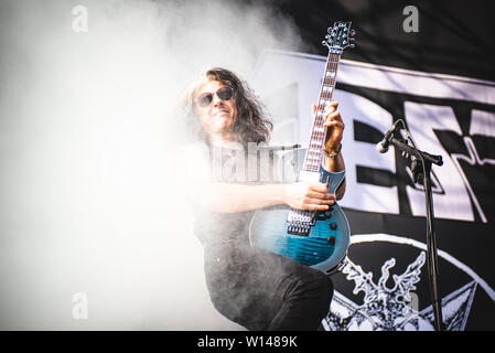 Bologna, Italien. 27 Juni, 2019. Alex Skolnick, Gitarrist der amerikanischen Trash Metal Band Testament, die live auf der Bühne in Bologna, auf der Bologna Sonic Park 2019 Erste Ausgabe, Öffnung für Slipknot. Credit: Alessandro Bosio/Pacific Press/Alamy leben Nachrichten Stockfoto