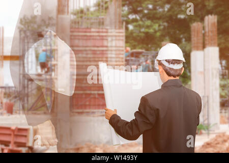 Engineering Kaufmanns Papier blueprint prüfen Bau in Bau- und Double Exposure mit Copy space Text hinzufügen Stockfoto