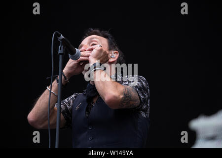 Johnny Mac und die Gläubigen leben in Bolton Längestrich Stadion Juni 2019 Stockfoto