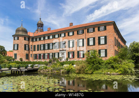 Teich und das historische Schloss in Eutin, Deutschland Stockfoto