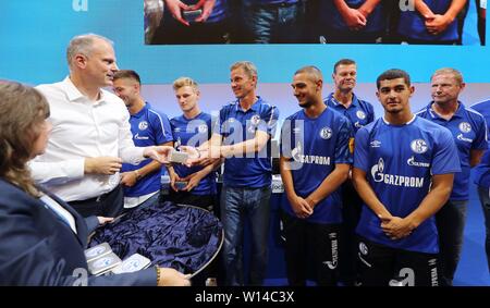 Gelsenkirchen, Deutschland. 30. Juni 2019. firo: 30.06.2019, Fußball, 1.Bundesliga, Saison 2019/2020, FC Schalke 04, JHV, AGM, Jochen Schneider und Thomasz WALDOCH | Verwendung der weltweiten Kredit: dpa/Alamy leben Nachrichten Stockfoto