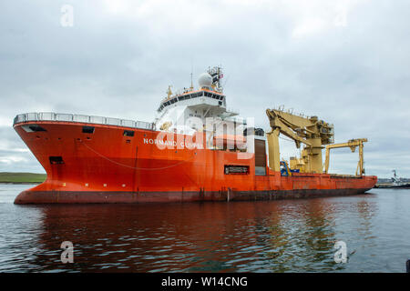 Normand 434 Liegeplätze an Land und stillgelegten Ölplattform Schrott von Bohrinseln in der Nordsee in Lerwick Shetland Schottland Stockfoto