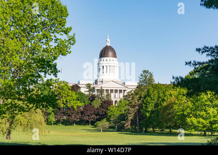 Fassade der Maine State Capitol Building von Capitol Park in Augusta, Maine Stockfoto