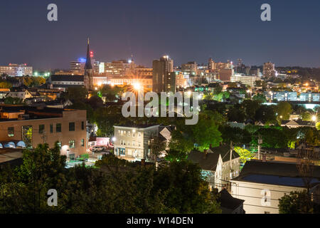 Nacht Skyline von Portland Maine von Fort Sumner Park Stockfoto