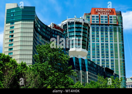 Hotels auf der kanadischen Seite, Niagara Falls, Ontario, Kanada Stockfoto
