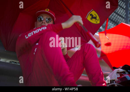 Spielberg, Österreich. 30. Juni, 2019. Charles Leclerc der Scuderia Ferrari vor dem F1 Grand Prix von Österreich Credit: Marco Canoniero/Alamy leben Nachrichten Stockfoto