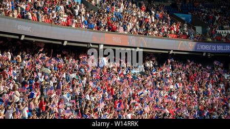 Paris, Frankreich. 28 Juni, 2019. Frankreich, Paris, Parc des Princes, 28.06.2019, Fußball - FIFA Frauen-WM-Viertelfinale - Frankreich - USA Bild: vl-Fans | Verwendung der weltweiten Kredit: dpa/Alamy leben Nachrichten Stockfoto