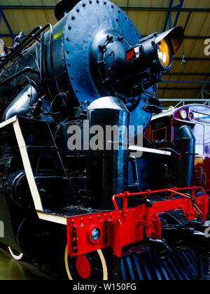 Ein 4-8-4 Passagier Dampflokomotive aus der Chinesischen Bahn von Vulcan Gießerei Details zeigt das vordere Ende der Lok Stockfoto