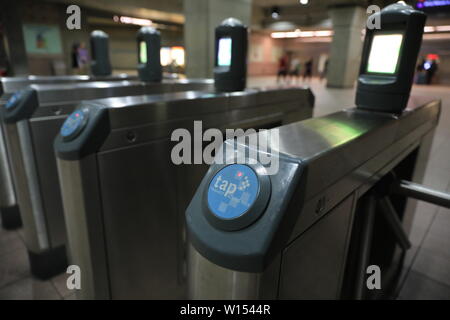 Die tap-fare Gates an der Union Station der U-Bahn Station in Los Angeles Stockfoto