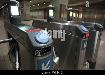 Die tap-fare Gates an der Union Station der U-Bahn Station in Los Angeles Stockfoto