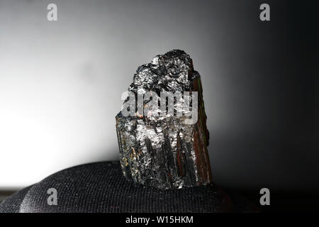 Turmalin fotografiert mit dem Makro in bester Qualität und hoher Auflösung. Stockfoto