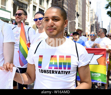 New York, NY, USA. 30. Juni, 2019. Die New York City Pride auf der Fifth Avenue in New York City am 30. Juni 2019. Quelle: Michael Brochstein/ZUMA Draht/Alamy leben Nachrichten Stockfoto