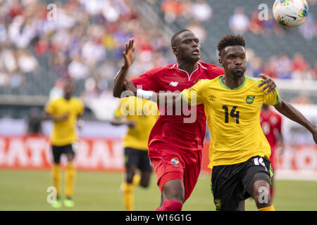 Philadelphia, Pennsylvania, USA. 30. Juni, 2019. SHAUN FRANCIS (14) kämpft für den ball während des Spiels Das Spiel in Philadelphia PA Credit: Ricky Fitchett/ZUMA Draht/Alamy leben Nachrichten Stockfoto