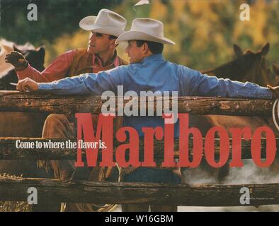 Plakat werbung Marlboro Zigaretten, Zeitschrift 1997, wo der Geschmack ist Slogan, kreative Werbung Marlboro von 1990 s Kommen Stockfoto