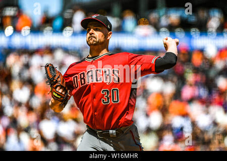 San Francisco, Kalifornien, USA. 30. Juni, 2019. Arizona Diamondbacks Entlastung Krug T.J. McFarland (30), die in Aktion während der MLB Spiel zwischen den Arizona Diamondbacks und die San Francisco Giants bei Oracle Park in San Francisco, Kalifornien. Chris Brown/CSM/Alamy leben Nachrichten Stockfoto