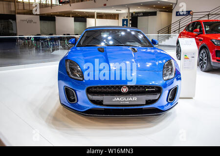 Poznan, Polen, März 2019 blau Jaguar F-Type Cabrio, Poznan International Motor Show, Zweisitzer cabrio Auto hergestellt von britischen Jaguar Stockfoto