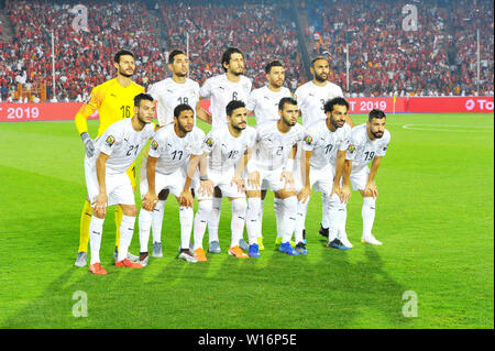 Kairo, Ägypten. 30. Juni, 2019. Team von Ägypten während des Spiels Ägypten vs Uganda Gruppe insgesamt Afrika Cup der Nationen Ägypten 2019 im Cairo International Stadium. Foto: Chokri Mahjoub. Credit: Chokri Mahjoub/ZUMA Draht/Alamy leben Nachrichten Stockfoto