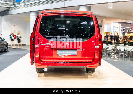 Poznan, Polen, Mar 2019 rot Alle neuen Mercedes Viano Marco Polo Horizont camping Edition, Poznan International Motor Show, Mercedes V-Klasse Vito camper Stockfoto