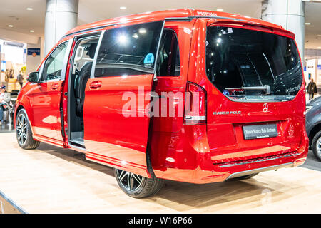 Poznan, Polen, Mar 2019 rot Alle neuen Mercedes Viano Marco Polo Horizont camping Edition, Poznan International Motor Show, Mercedes V-Klasse Vito camper Stockfoto