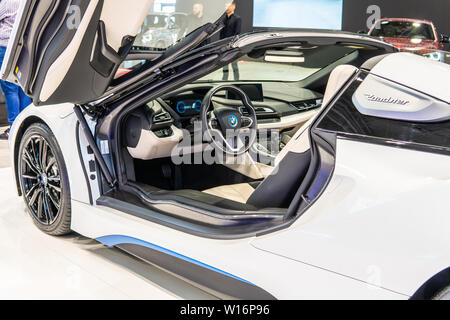Poznan, Polen, 28. März 2019: elektrische BMW i8 Roadster bei Poznan International Motor Show, EV umweltfreundliche Auto hergestellt und vermarktet von BMW Stockfoto