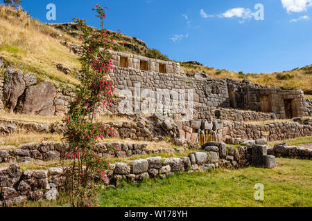 Tambomachay, Tambo Machay archäologische Stätte antike Ruinen in der Nähe von Cusco, Peru. Auch bekannt als El Baño del Inca (das Bad der Inka). Stockfoto