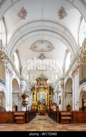Der ursulinen Kirche, Ursulinenkirche, Linz, Österreich, Erzengel Michael geweiht. Mit Altar aus der Erzengel von Martino Altomonte Stockfoto