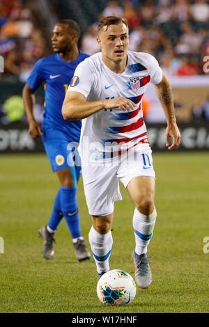 Philadelphia, Pennsylvania, USA. 30. Juni, 2019. United States, Jordanien Morris (11), die in Aktion während der CONCACAF Gold Cup 2019 viertelfinalegleichen zwischen Curacao und die Vereinigten Staaten am Lincoln Financial Field in Philadelphia, Pennsylvania. Die Vereinigten Staaten gewann 1:0. Christopher Szagola/CSM/Alamy leben Nachrichten Stockfoto