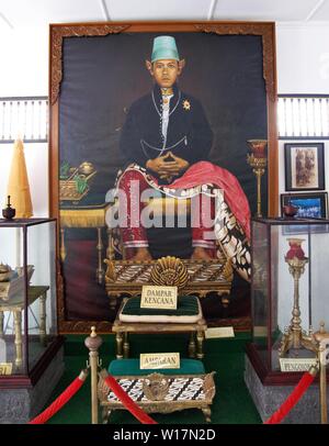 Ein Portrait Malerei und das Museum zeigt im Keraton Yogyakarta Yogyakarta (Palast). Der Komplex wurde 1755 erbaut - 1756 für Hamengkubuwono I. Stockfoto