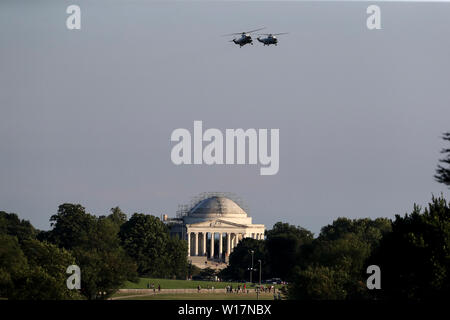 Washington, DC. 30th June, 2019. Marine One, with United States President Donald J. Trump aboard, arrives on the South Lawn of the White House on June 30, 2019 in Washington, DC. as the President returns to from South Korea.Credit: Oliver Contreras/Pool via CNP | usage worldwide Credit: dpa/Alamy Live News Stockfoto