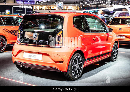 Brüssel, Belgien, 18.Januar 2019: rot metallic Volkswagen VW up! GTI Motor Show in Brüssel, New Small Family, NSF, Stadt Auto produziert von Volkswagen Stockfoto