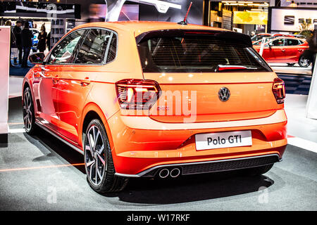 Brüssel, Belgien, 18.Januar 2019: rot metallic Volkswagen VW up! GTI Motor Show in Brüssel, New Small Family, NSF, Stadt Auto produziert von Volkswagen Stockfoto