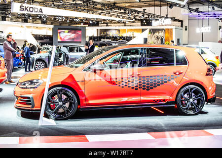 Brüssel, Belgien, Jan 2019 roten Volkswagen VW Golf GTI TCR Leistung, Brüsseler Motor Show 7. gen MK7 MQB Plattform Typ 5G hergestellt durch Volkswagen Stockfoto