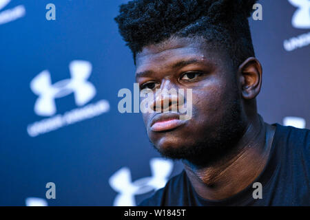 NBA-Star Mohamed Bamba der Orlando Magic, besucht eine Pressekonferenz für die 2019 Unter Rüstung Basketball Asien Tour in Shanghai, China, 29. Juni 2019. Stockfoto