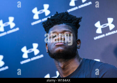 NBA-Star Mohamed Bamba der Orlando Magic, besucht eine Pressekonferenz für die 2019 Unter Rüstung Basketball Asien Tour in Shanghai, China, 29. Juni 2019. Stockfoto