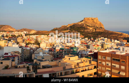 Blick auf Serra Grossa o San Julian Berg in Alicante - Spanien Stockfoto