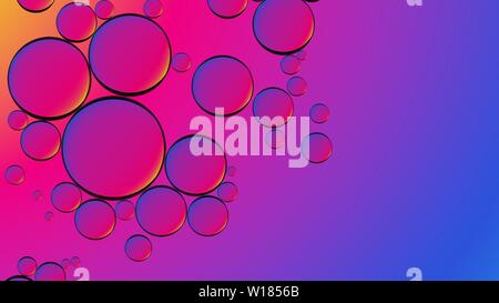 Wasser im Öl auf lila gelb orange Blue Marine gradient verschwommenen Hintergrund. Abstrakte öl Bubble lila Hintergrund Konzept Design. Organische Struktur. Stockfoto