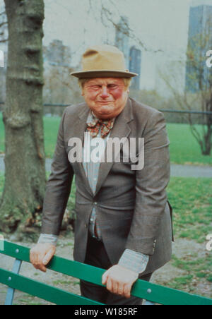 Benny Hill, britischer Sänger, Komiker und Wittlich, Deutschland Ca. 1979. Britischer Sänger, Komiker und Schauspieler Benny Hill, Deutschland Ca. 1979. Stockfoto