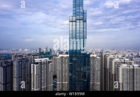 Morgen angesichts der hohen Anstieg Entwicklung in Ho Chi Minh Stadt mit Blick auf das Bankenviertel, die Stadt und den Fluss. Eines der höchsten Gebäude der Welt. Stockfoto